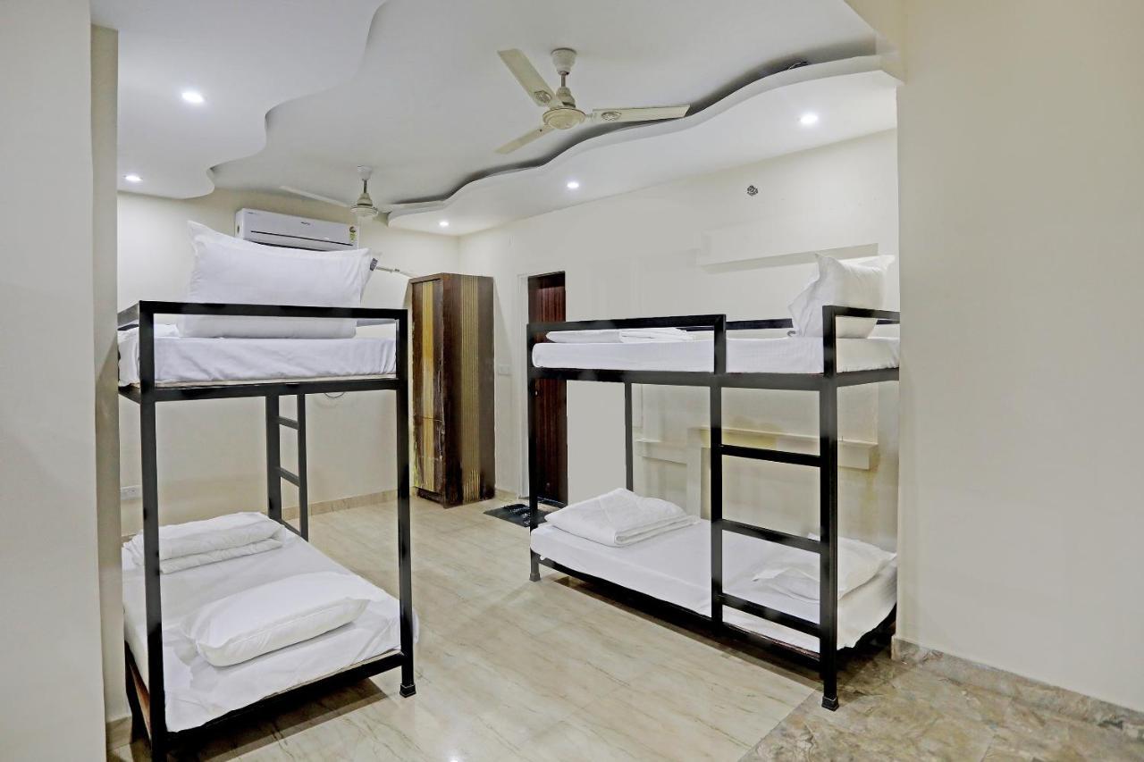 Hostel S B Inn-Near New Delhi Train Station Exterior foto
