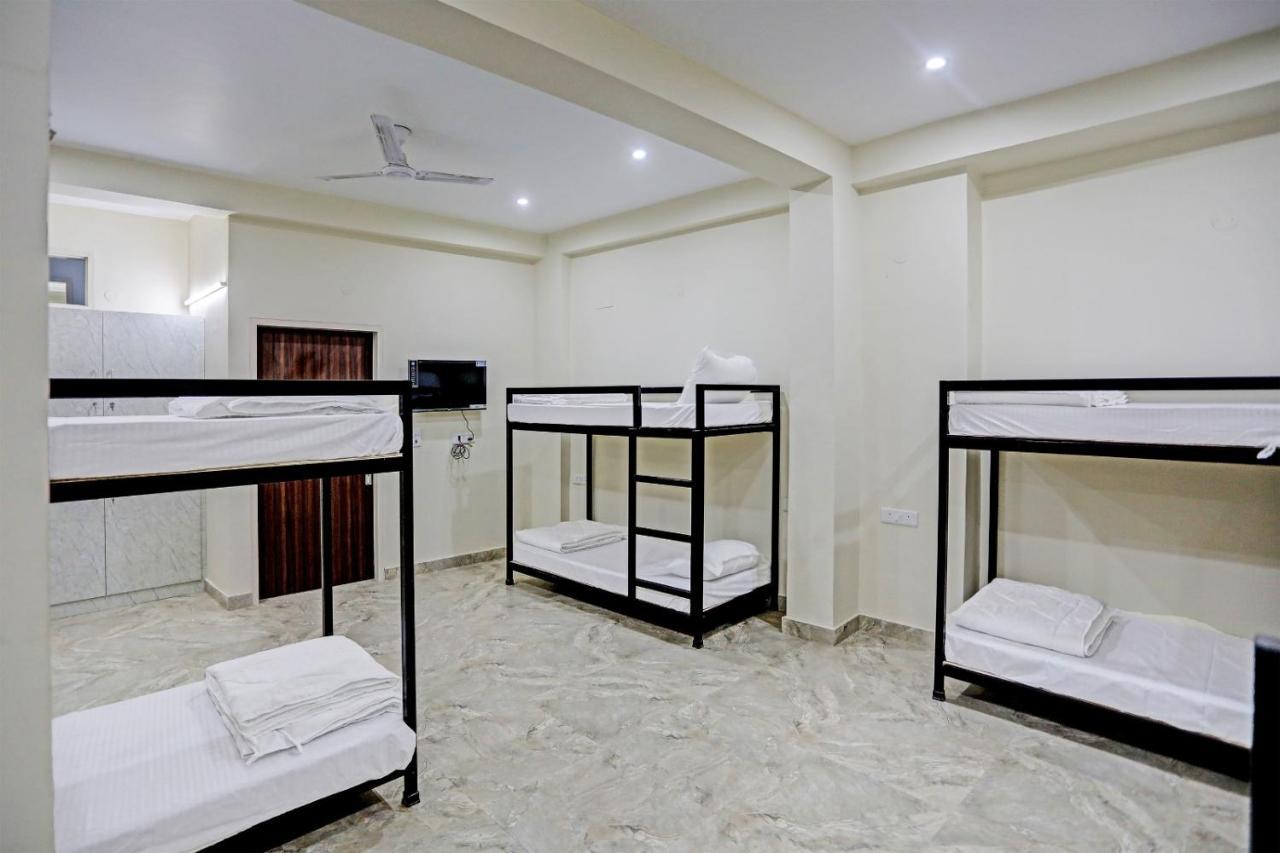 Hostel S B Inn-Near New Delhi Train Station Exterior foto