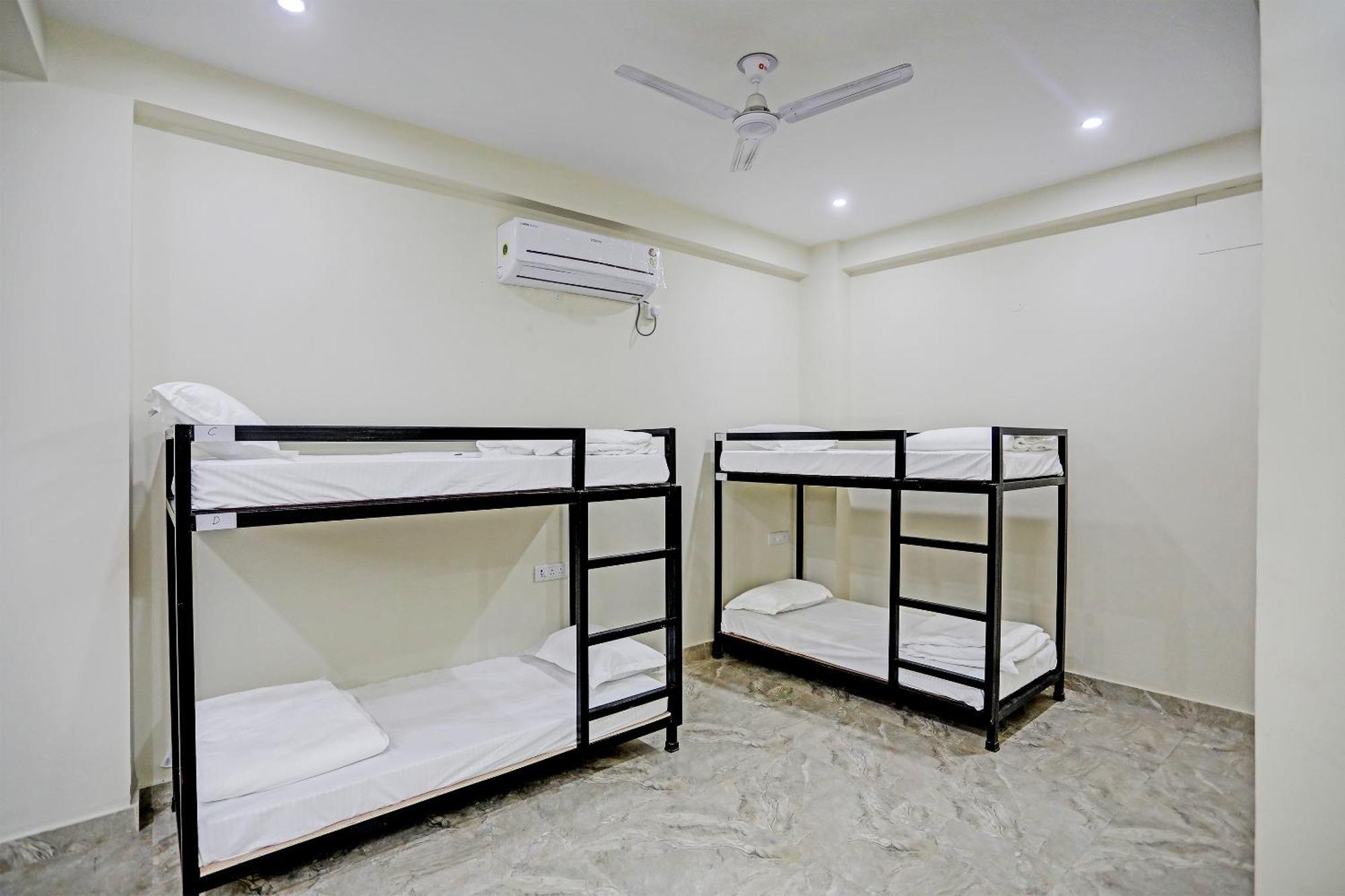 Hostel S B Inn-Near New Delhi Train Station Exterior foto