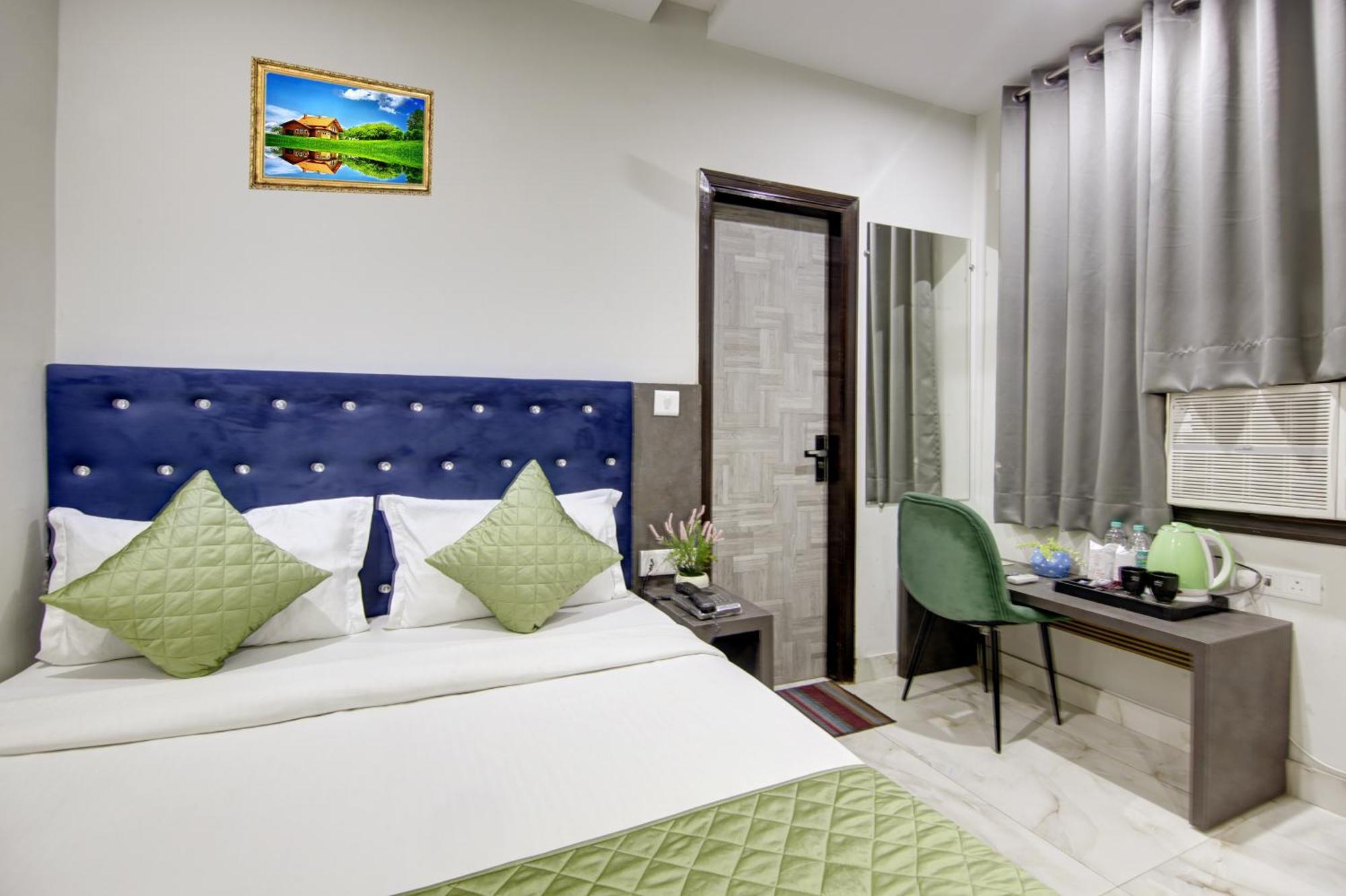 Hostel S B Inn-Near New Delhi Train Station Exterior foto