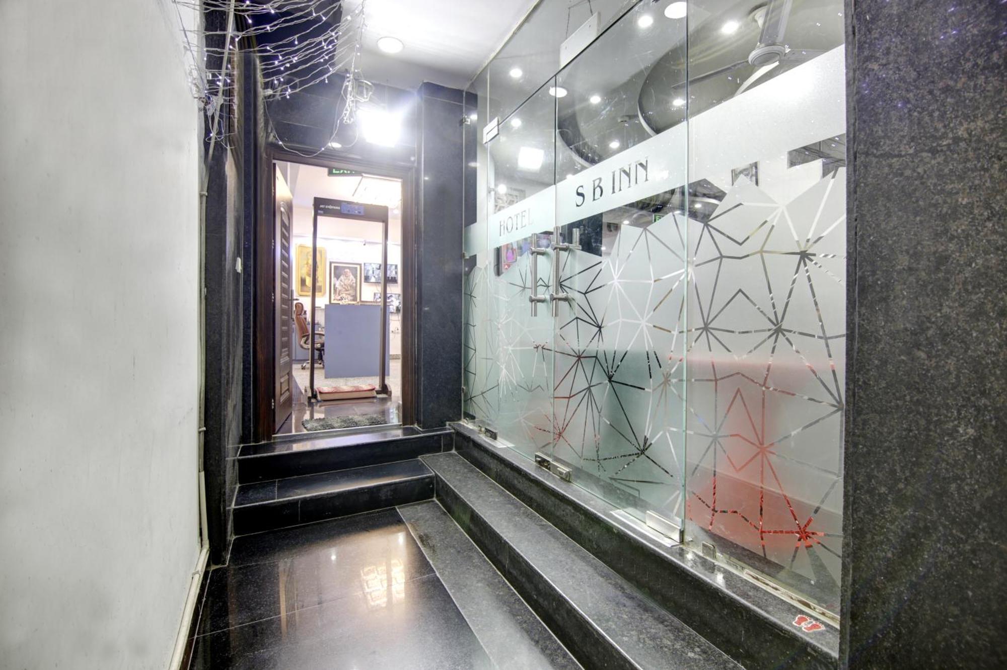 Hostel S B Inn-Near New Delhi Train Station Exterior foto